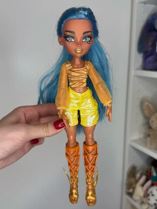 Monster High Skulltimate Secrets Fearidescent Cleo De Nile doll - Picture 1 of 6